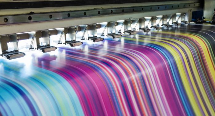 Large inkjet printer working multicolor cmyk on vinyl banner